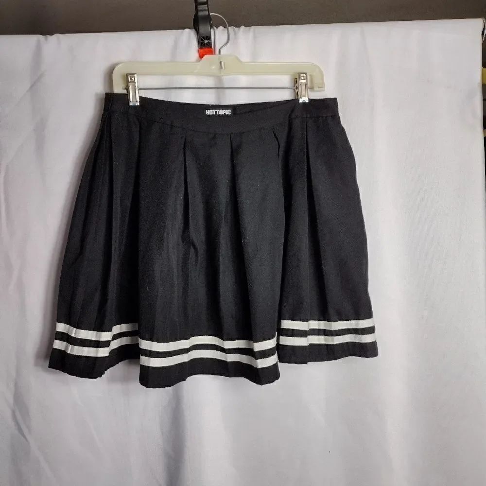 Hot Topic skirt